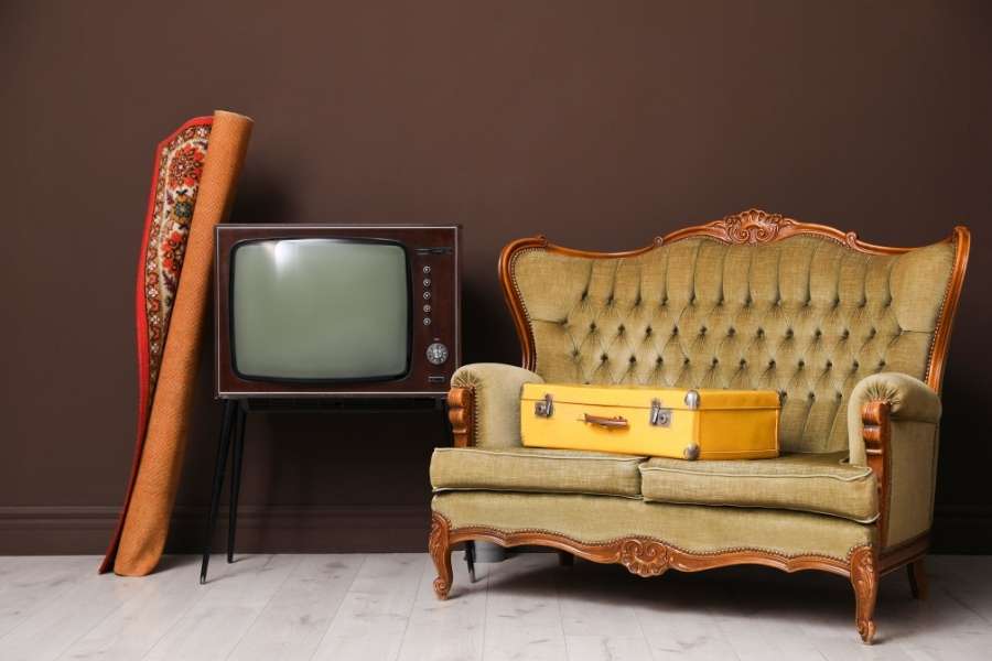 Un salon chaleureux et authentique aménagé selon les codes du style vintage.